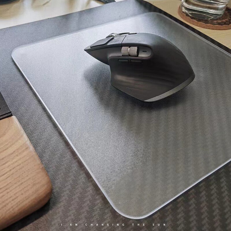 لوحة ماوس زجاجية مخصصة بتصميم  - مراجعة Tech Desktop Accessories وسعره