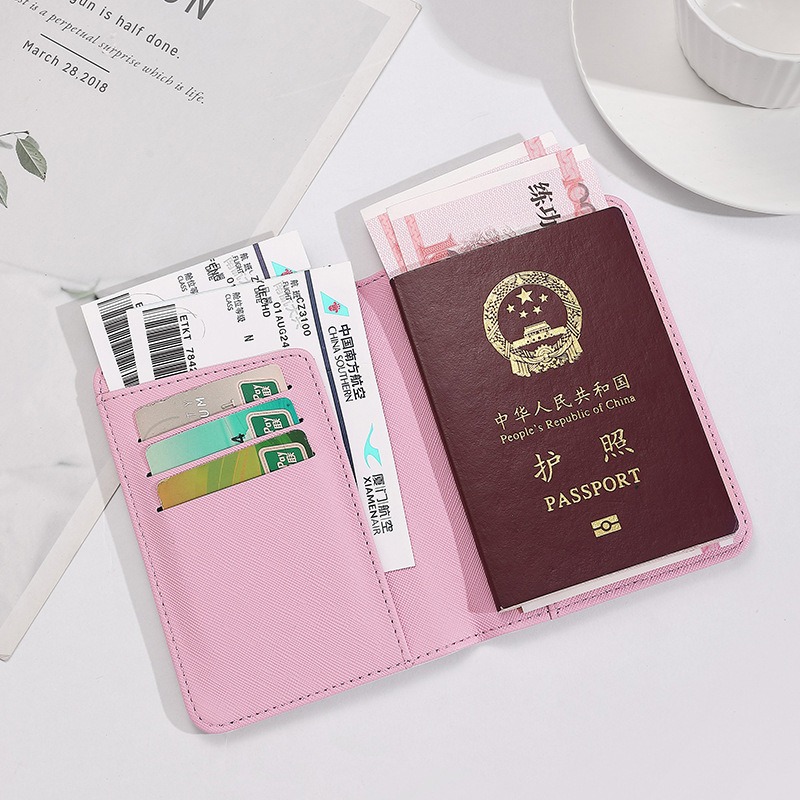 غطاء جواز سفر نسائي من Hello K - مراجعة Tech Accessories Travel وسعره