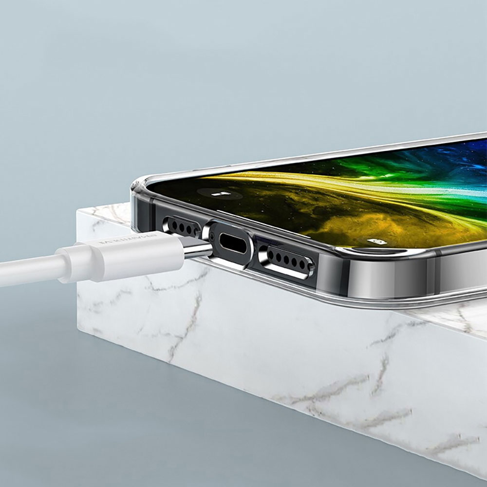 غطاء شفاف لهواتف iPhone 18 و17 - مراجعة Tech Accessories Apple وسعره
